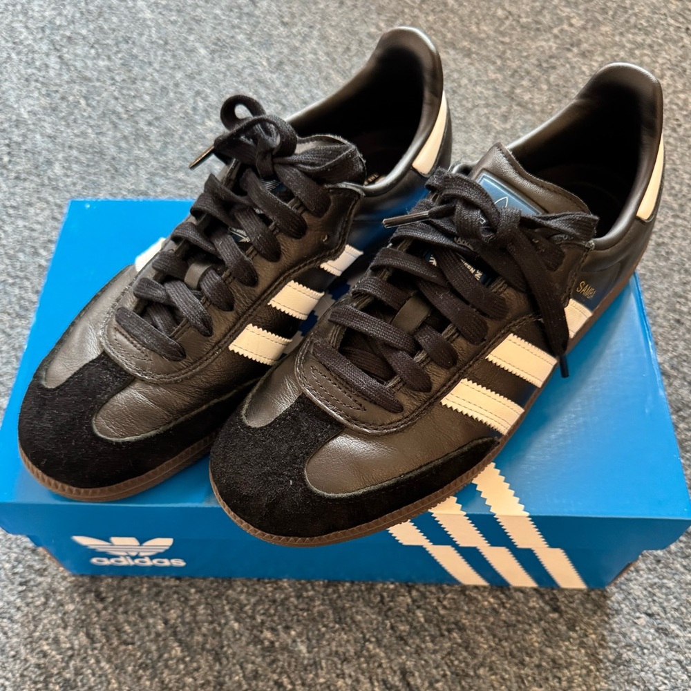 NWT Adidas Sambas